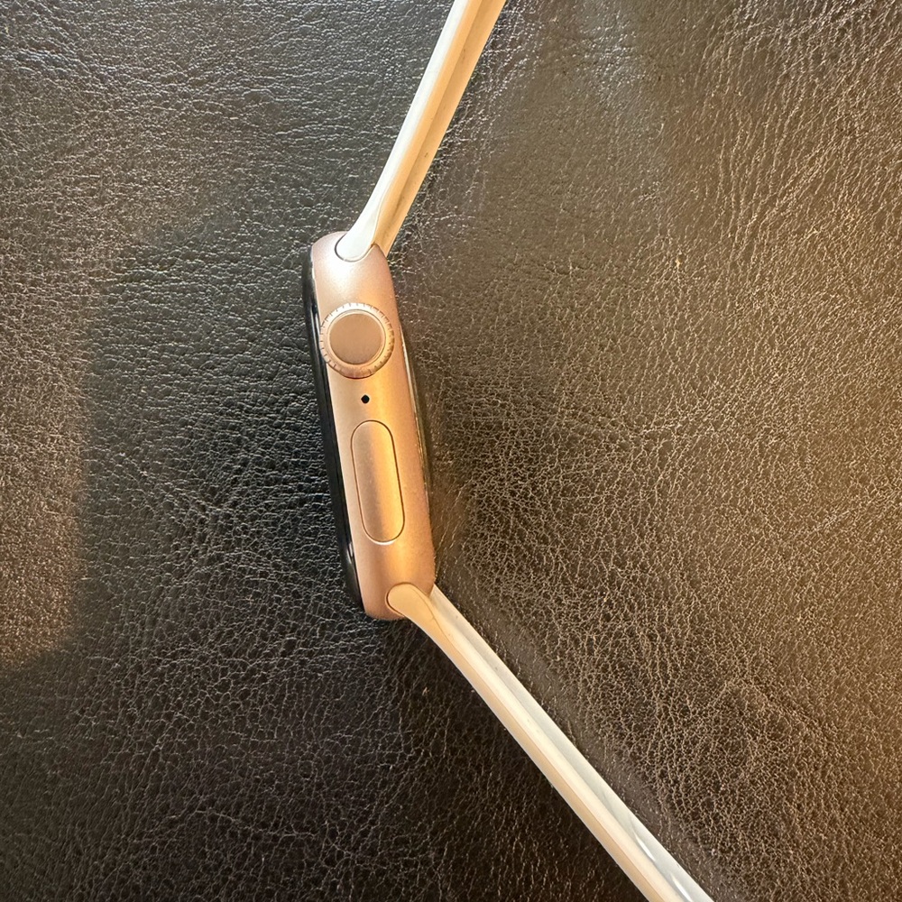 Apple Watch series 10 - Picture 2 of 10